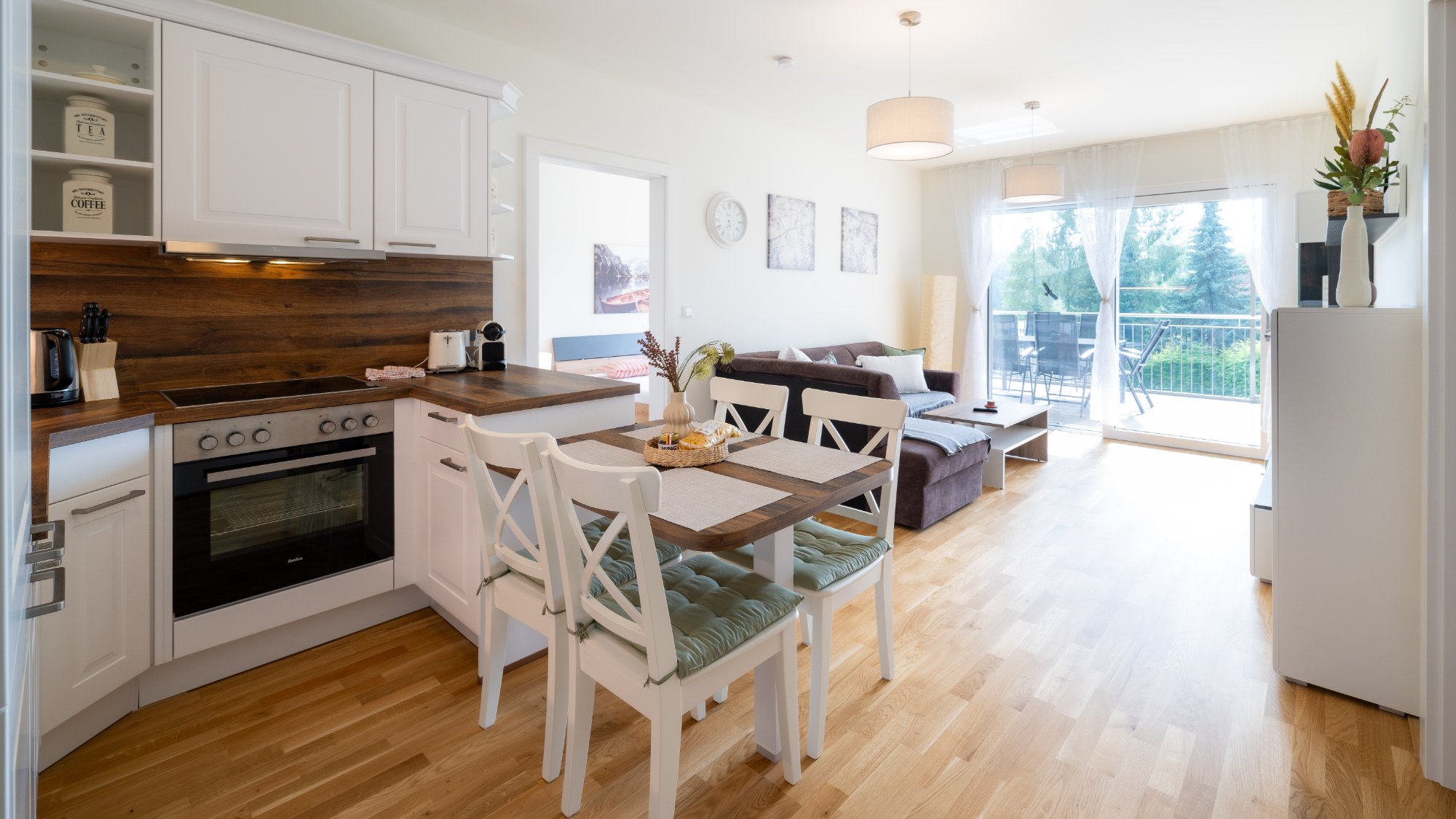 Seepromenade Top 11 Klopeiner See – 63 m² Superior-Ferienwohnung mit großem Südwest-Balkon, Klimaanlage und Panoramablick auf den See